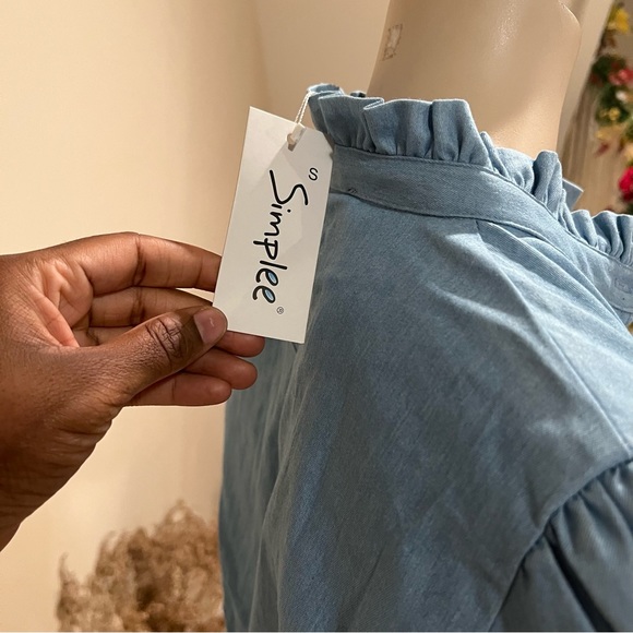 19.Simplee light blue button down shirt w white floral details brand new size S - Picture 6 of 11